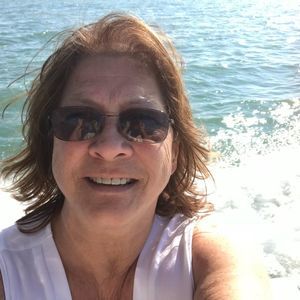 Meet your Posher, Deena